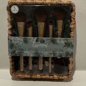 NWT Essential 5 Piece Makeup Brush Collection in Rattan Holder.